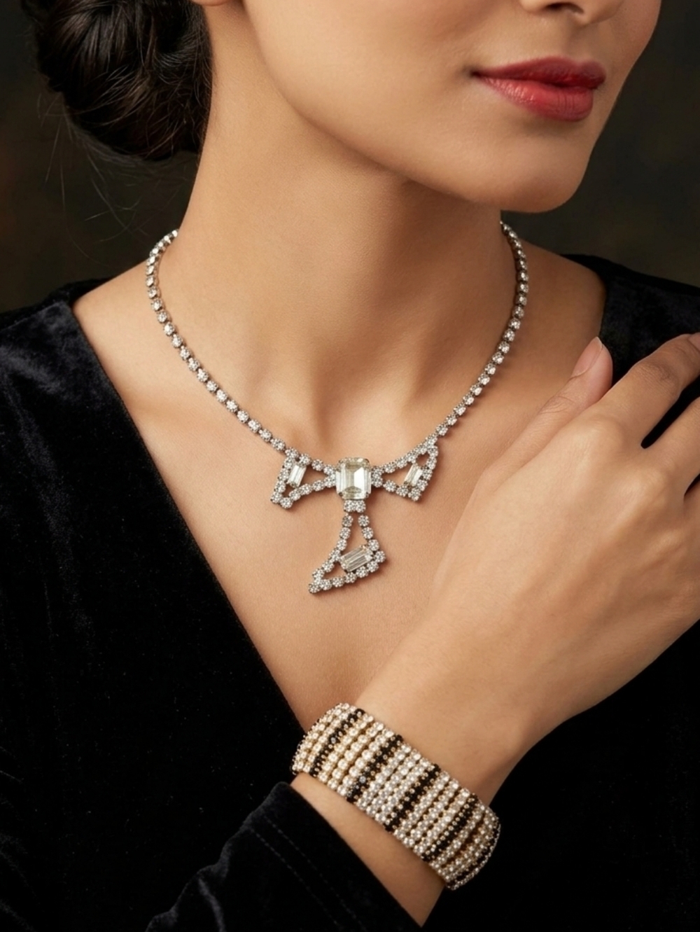Source Unknown Rhinestone Bow Choker Necklace & Multi-Row Bracelet Set - MINT